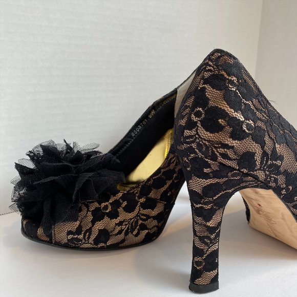 COPY - VINTAGE ROS HOMMERSON CHAMPAGNE BLACK LACE HEELS RED COLLECTION - Picture 3 of 7